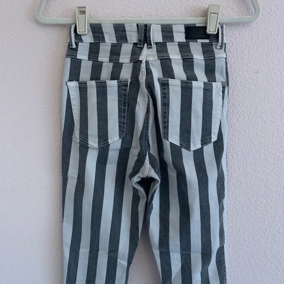 ๐HP 6/12๐ Subdued Striped Jeans - Picture 4 of 6